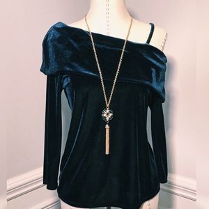 {WAVERLY GREY} Margerie One-Shoulder Velvet Top